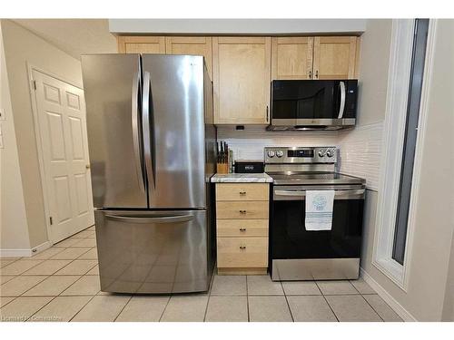 310 Dearborn Boulevard, Waterloo, ON - Indoor Photo Showing Kitchen With Stainless Steel Kitchen