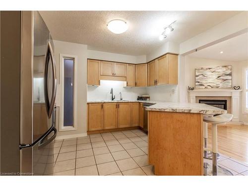 310 Dearborn Boulevard, Waterloo, ON - Indoor Photo Showing Kitchen