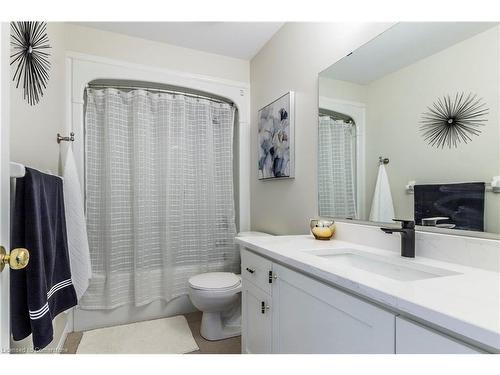 310 Dearborn Boulevard, Waterloo, ON - Indoor Photo Showing Bathroom