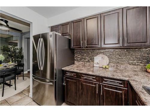 12-46 Cedarwoods Crescent, Kitchener, ON - Indoor Photo Showing Kitchen