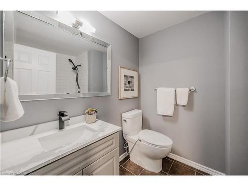 12-46 Cedarwoods Crescent, Kitchener, ON - Indoor Photo Showing Bathroom