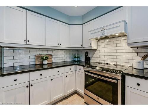 23 Upper Mercer Street, Kitchener, ON - Indoor Photo Showing Kitchen