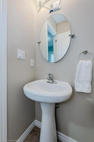 23 Upper Mercer Street, Kitchener, ON - Indoor Photo Showing Bathroom