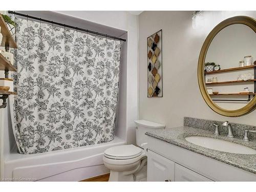 27 Nickolas Crescent, Cambridge, ON - Indoor Photo Showing Bathroom