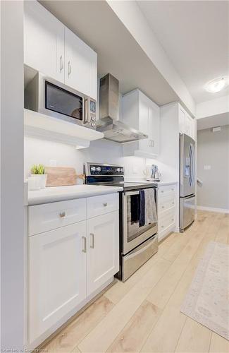 55-107 Westra  Dr, Guelph, ON - Indoor Photo Showing Kitchen