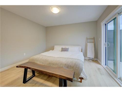 55-107 Westra  Dr, Guelph, ON - Indoor Photo Showing Bedroom