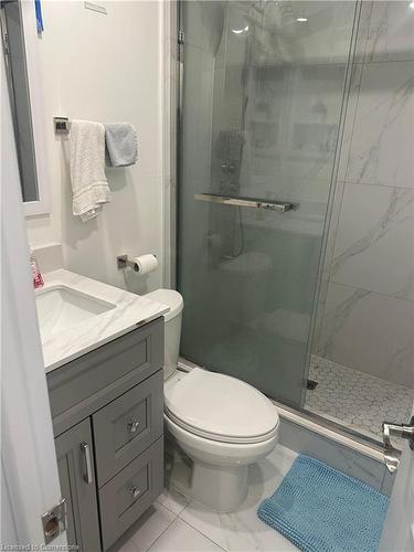 195 St Leger Drive, Kitchener, ON - Indoor Photo Showing Bathroom