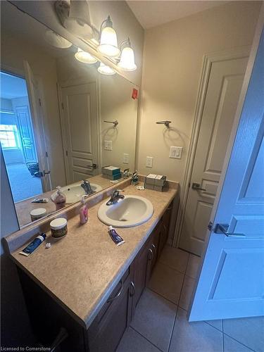 195 St Leger Drive, Kitchener, ON - Indoor Photo Showing Bathroom