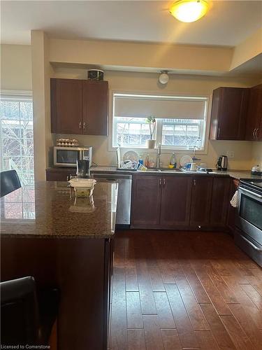 195 St Leger Drive, Kitchener, ON - Indoor Photo Showing Kitchen