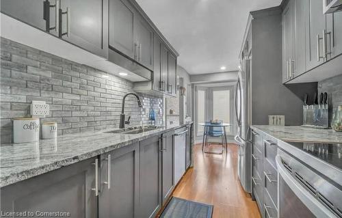 533B Rosemeadow Crescent, Waterloo, ON - Indoor Photo Showing Kitchen With Stainless Steel Kitchen With Upgraded Kitchen