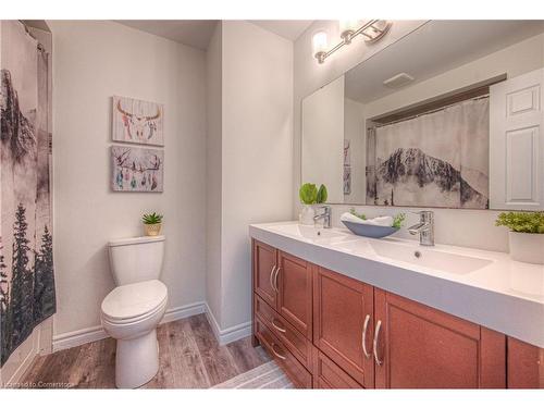 110 Uxbridge Crescent, Kitchener, ON - Indoor Photo Showing Bathroom