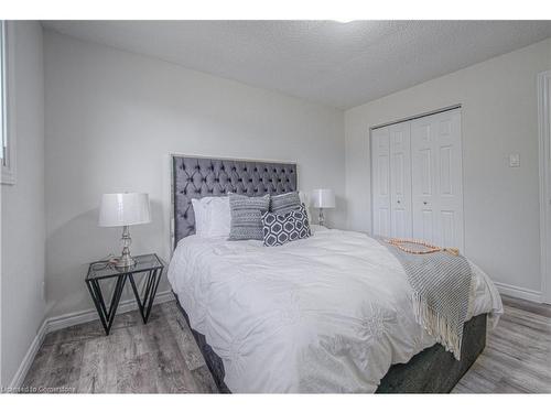 110 Uxbridge Crescent, Kitchener, ON - Indoor Photo Showing Bedroom