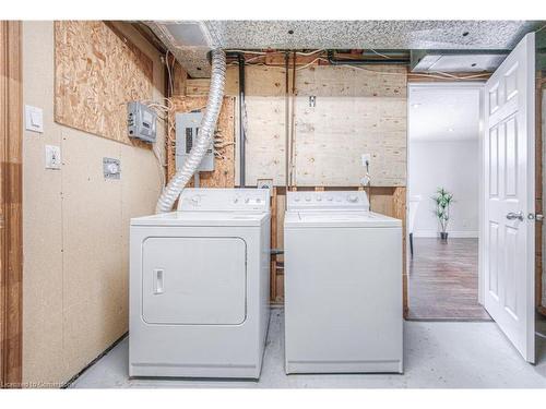 110 Uxbridge Crescent, Kitchener, ON - Indoor Photo Showing Laundry Room