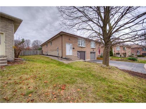 110 Uxbridge Crescent, Kitchener, ON - Outdoor