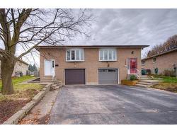 110 Uxbridge Crescent  Kitchener, ON N2E 2P8