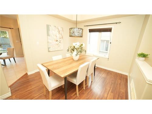 190 Ferris Drive, Wellesley, ON - Indoor Photo Showing Dining Room