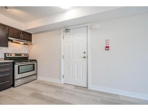 6C-185 Windale Crescent, Kitchener, ON - Indoor Photo Showing Kitchen