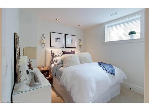 141 Snowbridge Way, The Blue Mountains, ON - Indoor Photo Showing Bedroom