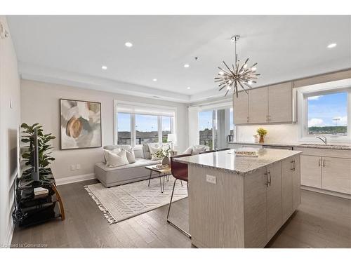 302-245 Grey Silo Road, Waterloo, ON - Indoor Photo Showing Kitchen With Upgraded Kitchen