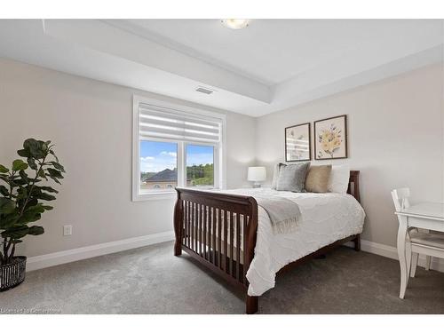 302-245 Grey Silo Road, Waterloo, ON - Indoor Photo Showing Bedroom