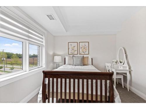 302-245 Grey Silo Road, Waterloo, ON - Indoor Photo Showing Bedroom