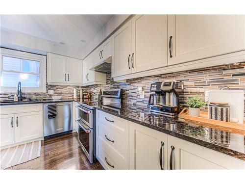 82 Oakhurst Crescent, Kitchener, ON - Indoor Photo Showing Kitchen With Upgraded Kitchen