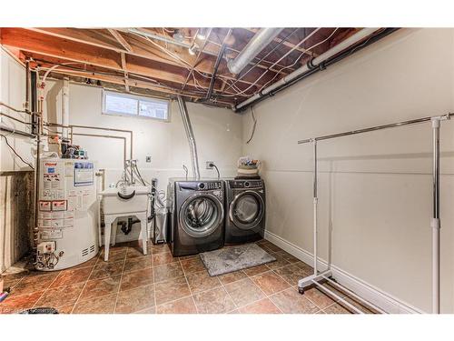 82 Oakhurst Crescent, Kitchener, ON - Indoor Photo Showing Laundry Room