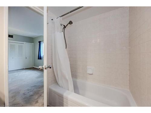 808-260 Sheldon Avenue, Kitchener, ON - Indoor Photo Showing Bathroom