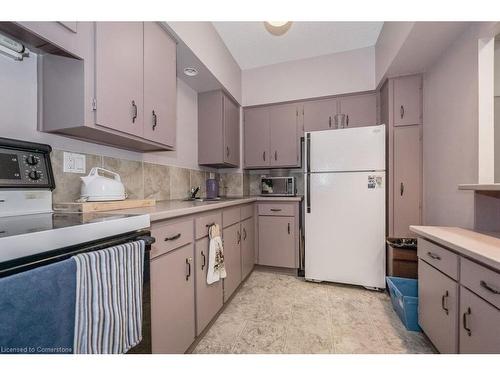 808-260 Sheldon Avenue, Kitchener, ON - Indoor Photo Showing Kitchen