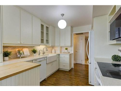 1602-6 Willow Street, Waterloo, ON - Indoor Photo Showing Kitchen