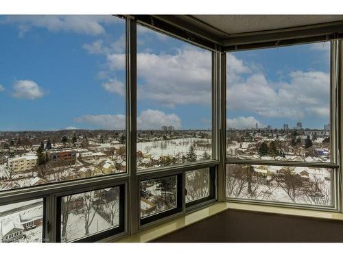 1602-6 Willow Street, Waterloo, ON - Indoor Photo Showing Other Room