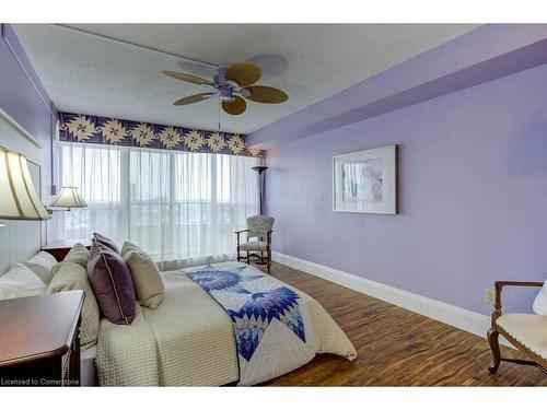 1602-6 Willow Street, Waterloo, ON - Indoor Photo Showing Bedroom