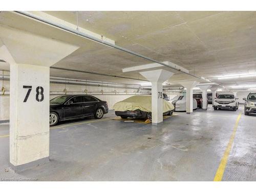 1602-6 Willow Street, Waterloo, ON - Indoor Photo Showing Garage