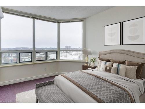 1602-6 Willow Street, Waterloo, ON - Indoor Photo Showing Bedroom