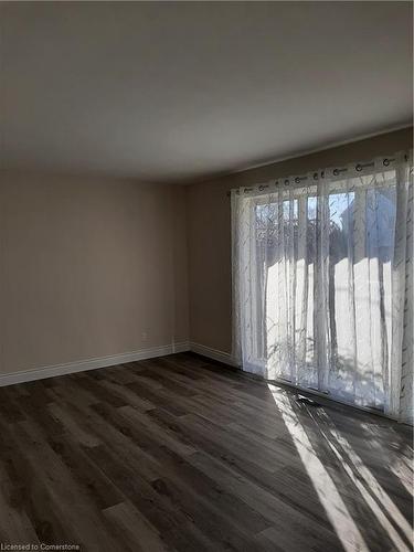 34 Elmwood Avenue, Cambridge, ON - Indoor Photo Showing Other Room