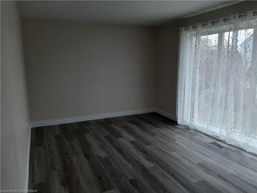 34 Elmwood Avenue, Cambridge, ON - Indoor Photo Showing Other Room