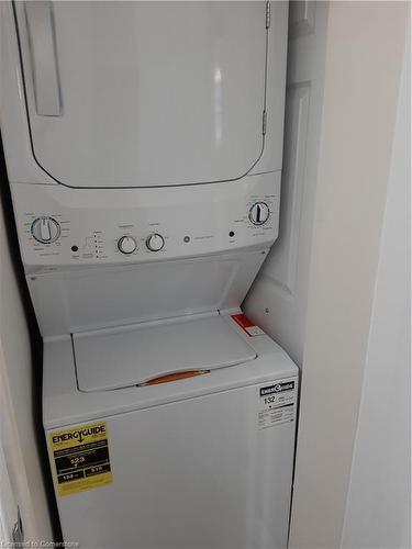 34 Elmwood Avenue, Cambridge, ON - Indoor Photo Showing Laundry Room