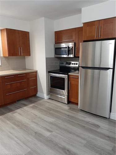 34 Elmwood Avenue, Cambridge, ON - Indoor Photo Showing Kitchen