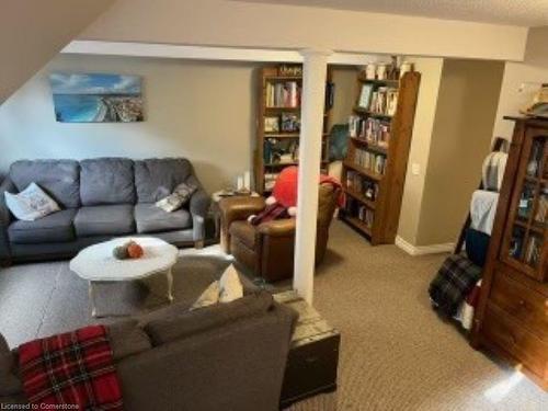 21 Nora Court, Cambridge, ON - Indoor Photo Showing Living Room