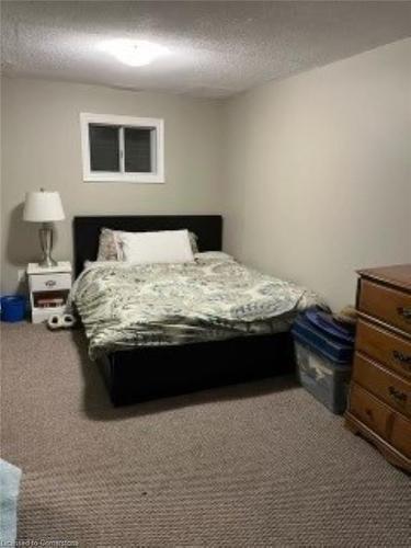 21 Nora Court, Cambridge, ON - Indoor Photo Showing Bedroom