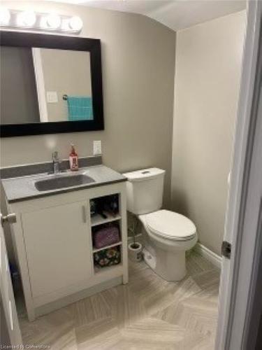 21 Nora Court, Cambridge, ON - Indoor Photo Showing Bathroom