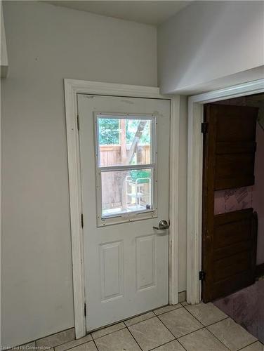 15 Shade Street, Cambridge, ON - Indoor Photo Showing Other Room