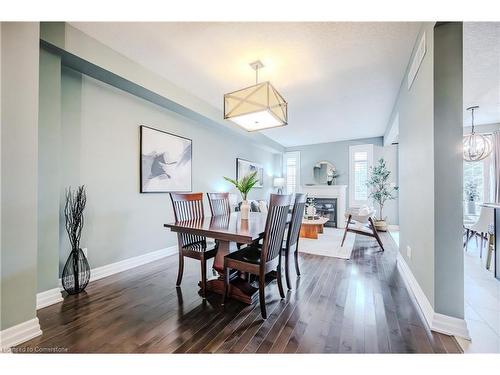 15-875 University Avenue E, Waterloo, ON - Indoor Photo Showing Dining Room