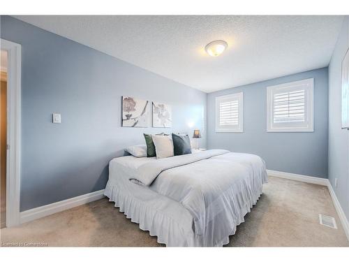 15-875 University Avenue E, Waterloo, ON - Indoor Photo Showing Bedroom