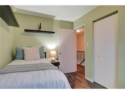 A-586 Mount Anne Drive, Waterloo, ON - Indoor Photo Showing Bedroom