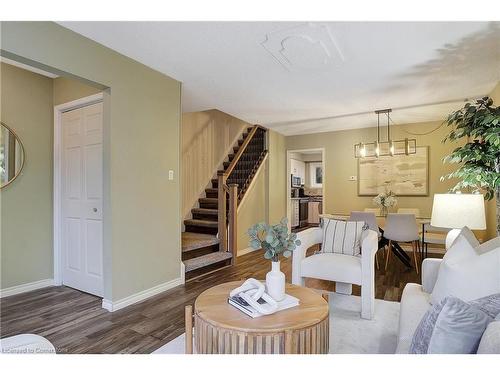 A-586 Mount Anne Drive, Waterloo, ON - Indoor Photo Showing Living Room