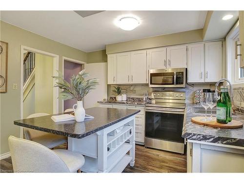 A-586 Mount Anne Drive, Waterloo, ON - Indoor Photo Showing Kitchen