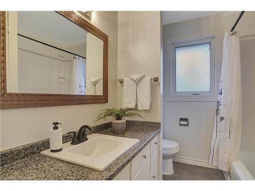 A-586 Mount Anne Drive, Waterloo, ON - Indoor Photo Showing Bathroom