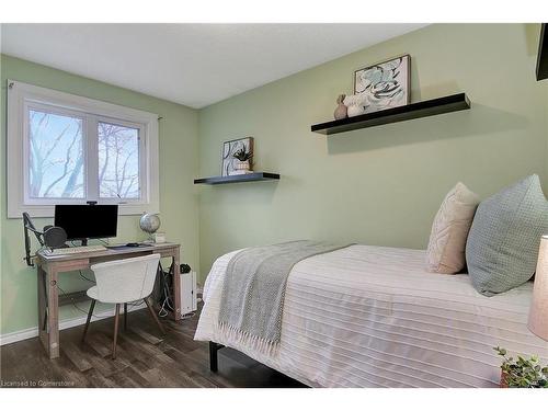 A-586 Mount Anne Drive, Waterloo, ON - Indoor Photo Showing Bedroom