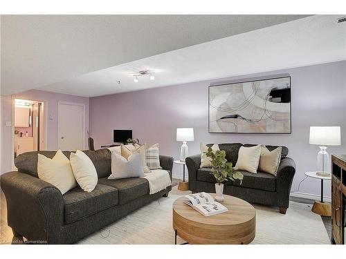 A-586 Mount Anne Drive, Waterloo, ON - Indoor Photo Showing Living Room